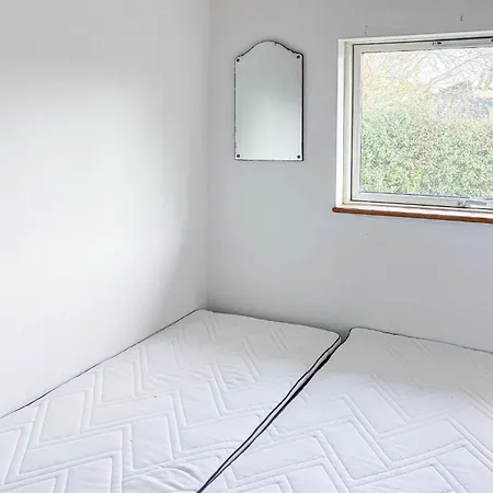 Semesterbostad 1 Bedroom Awesome In Mern