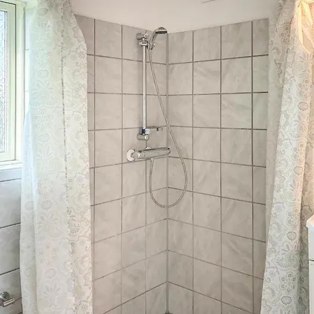 1 Bedroom Awesome In *