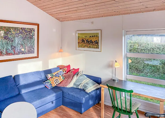 1 Bedroom Awesome In Semesterbostad *