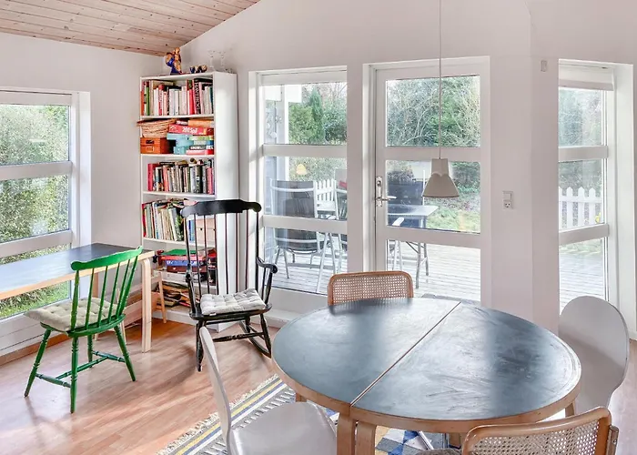 1 Bedroom Awesome In Semesterbostad *